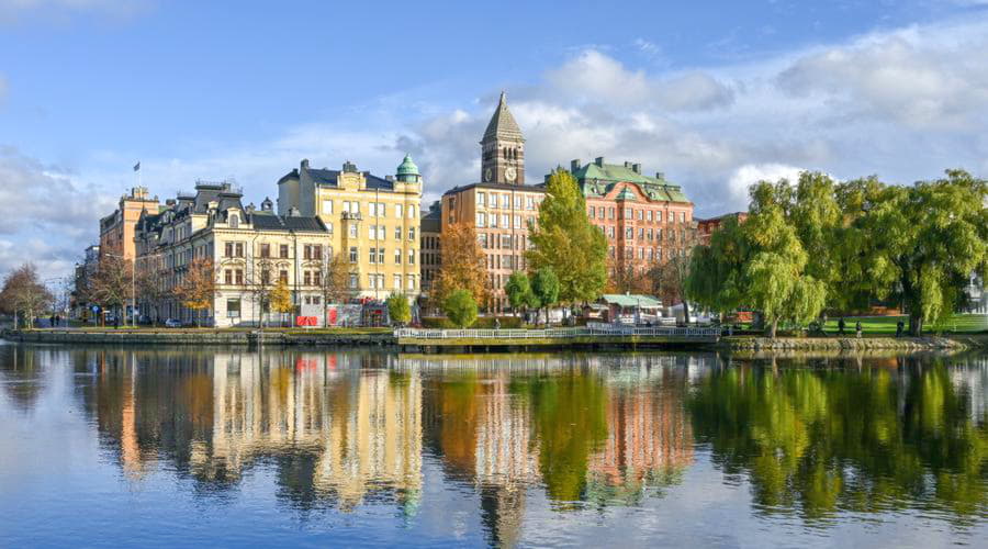 Nossos serviços de aluguel de carros oferecem uma seleção diversificada de veículos em Norrköping.